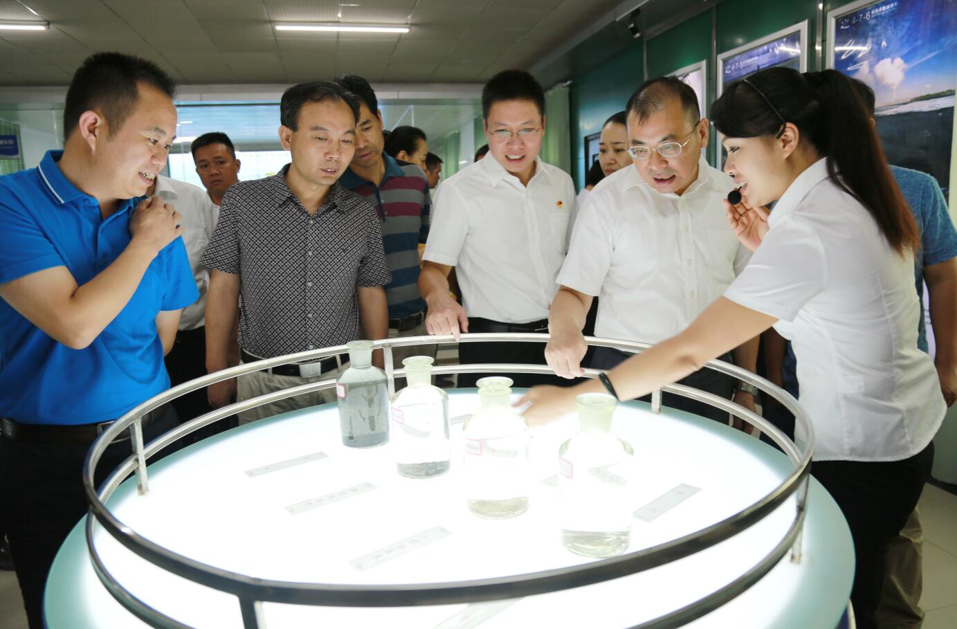 2016年9月，时任湖南省怀化市委常委、组织部部长，现任郴州市市委常委、组织部部长江波莅临开云app登录入口视察.JPG
